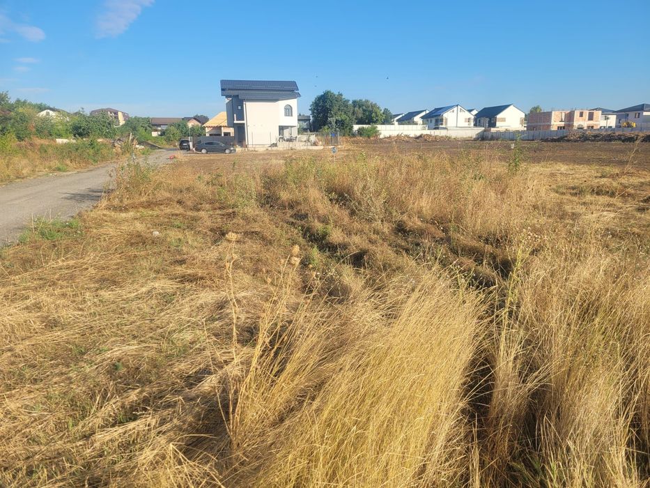 Teren de vânzare str. Rubinului