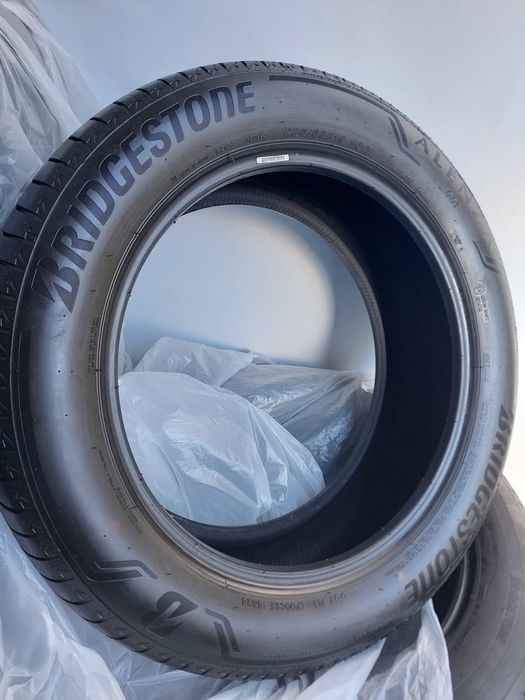 Шины Bridgestone 235/55/19