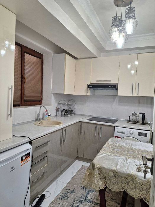 ПРОДАЁТСЯ. срочна. уч тепа 23 кв жилой цоколнь этаж мебел техника