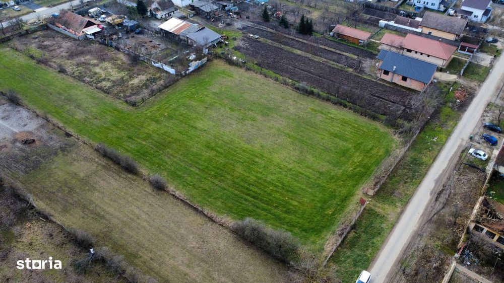 Bucovat - Vatra satului-intravilan -1095 mp- Utilitati