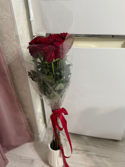 Цвеьы Красные розы.        !