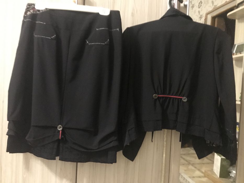 Продам костюм черного цвета