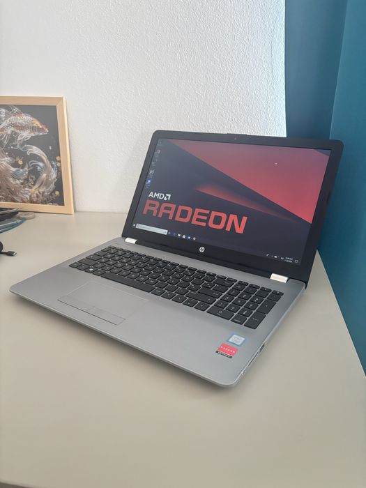 Hp 250 G6• Procesor i5-7th Gen• 8gb ram DDR4• Placa video 2gb• 1Tera