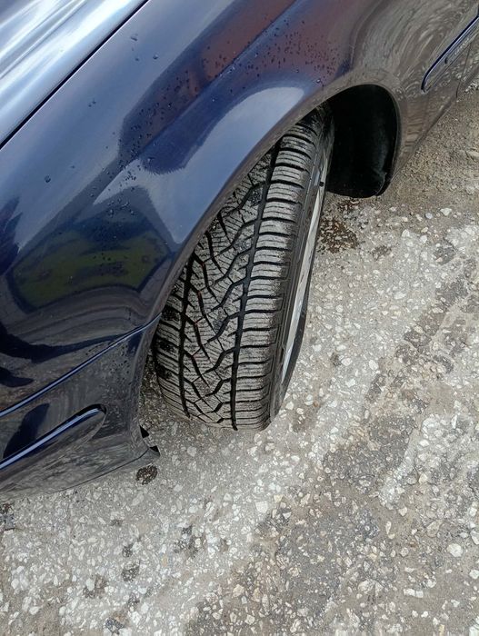 Автомобил мерцедес