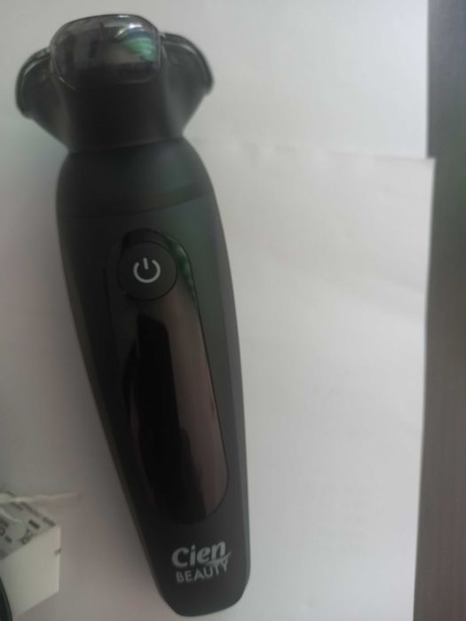aparat de ras cu 3 capete pt.un ras excelent