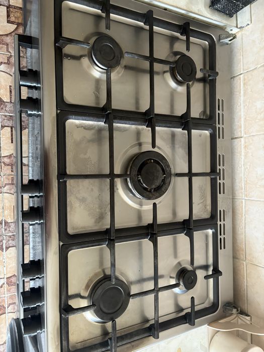 Продам газовую плиту