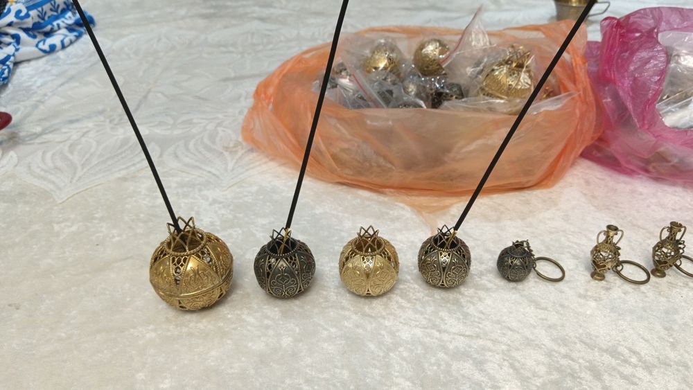 Latundan suvenirlar.