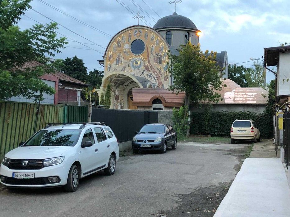 Vand casa + spatiu comercial