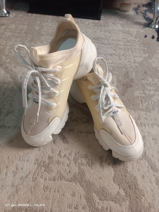 Красотка сотилади 39 40 размер Италия да ишлаб чикарилган