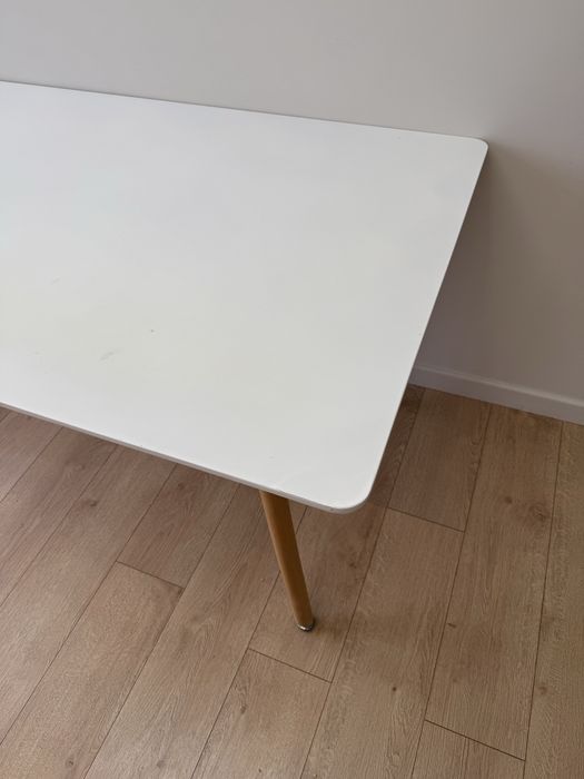 Обеденный стол прямоугольный