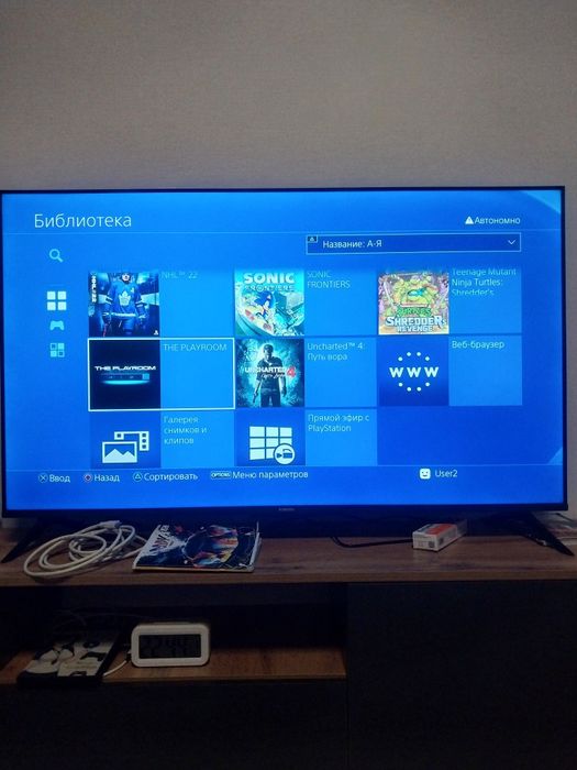 Продам Play Station 4 pro, 1 tb памяти (прошитая)