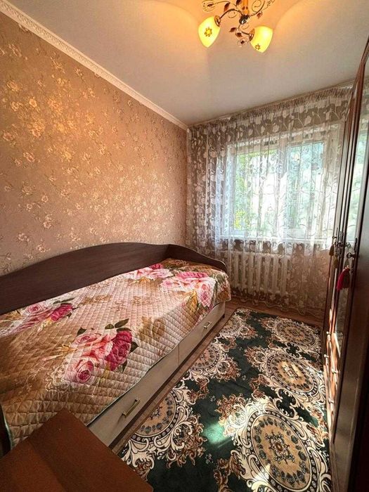 Продам 3- ком квартиру район Уют