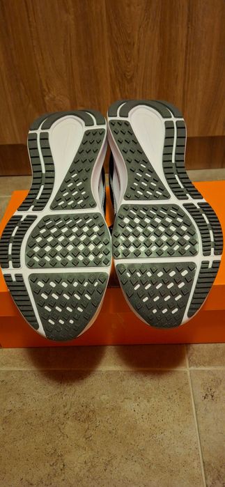 Нови маратонки Nike - размер 45.5