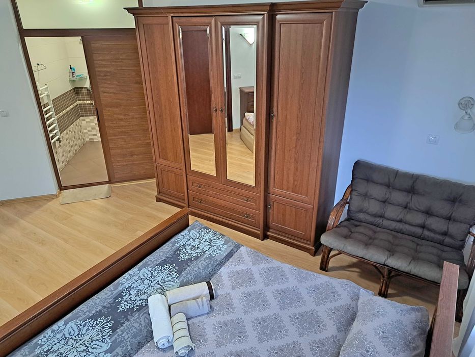 вила"Добре дошли" -4 спални под наем-за рожден ден,юбилей,почивка и др