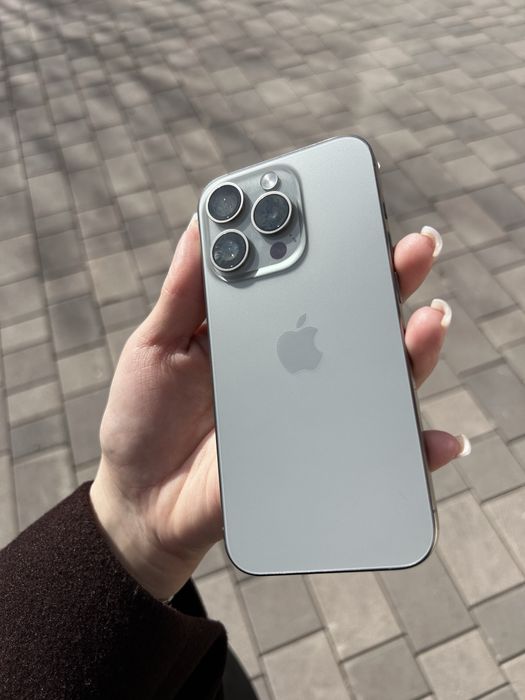 Продам айфон 15 про