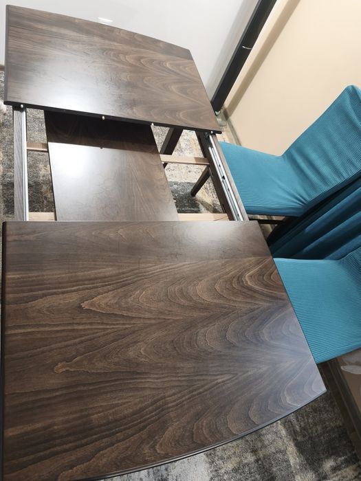 Разтегаема трапезна маса