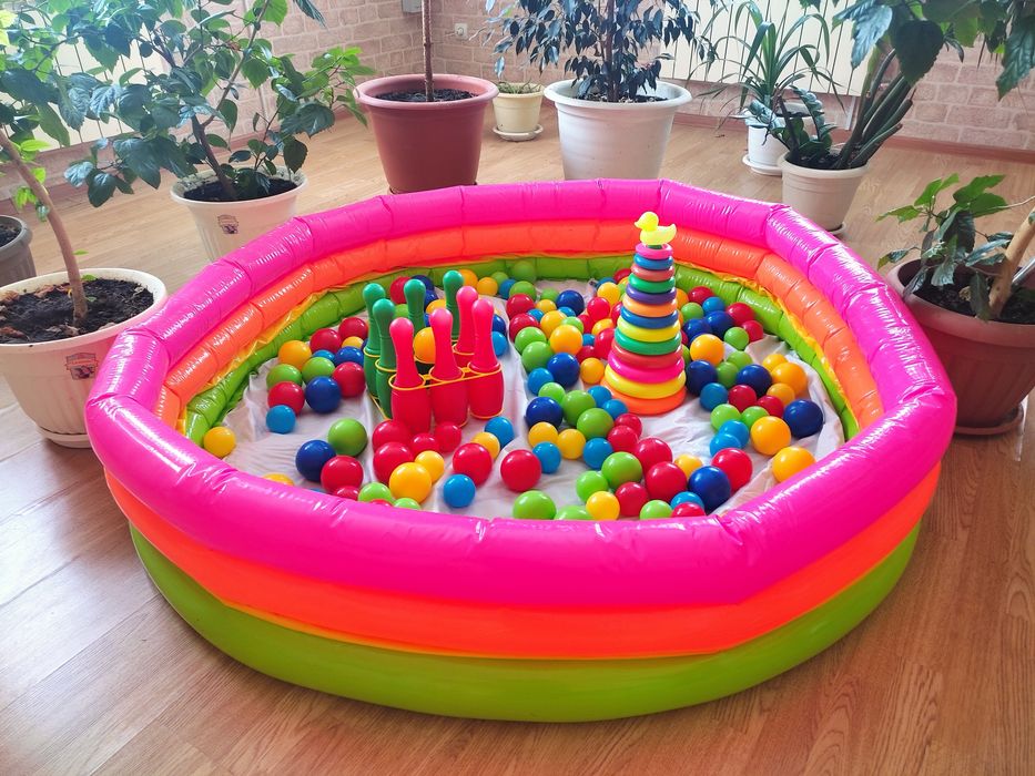 Бассейн с шариками 69 шт  + пирамидка с бойлингом