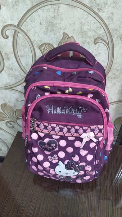 Продам Рюгзак для 2 до 5 класса.