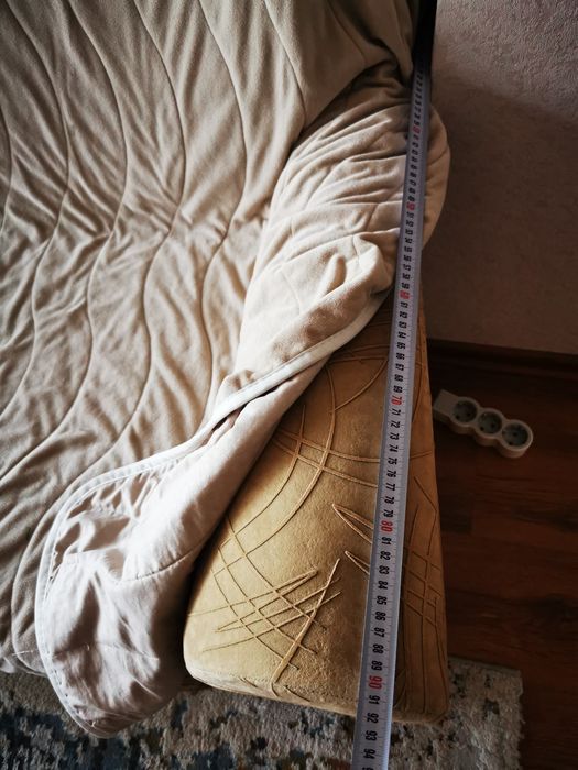 Диван с размери 192х92х92 см.