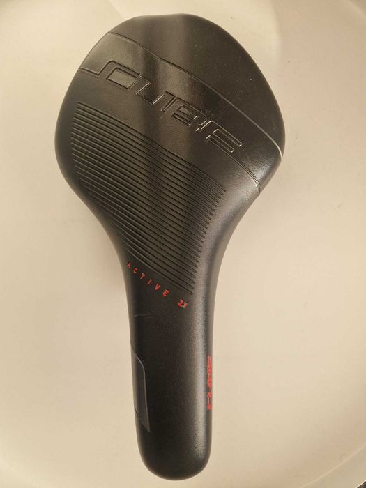 Sa bicicleta MTB cube