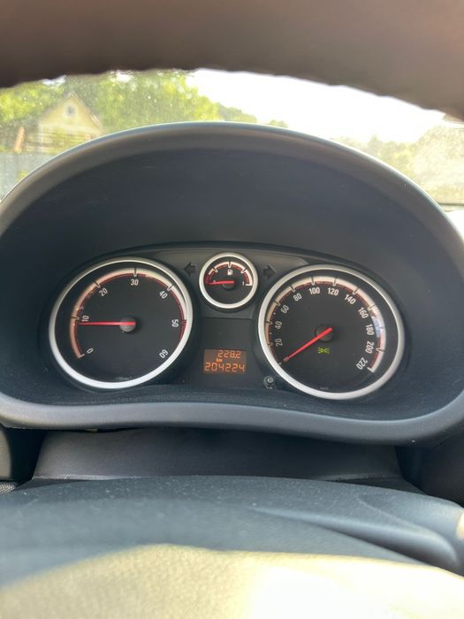 Vând opel corsa.