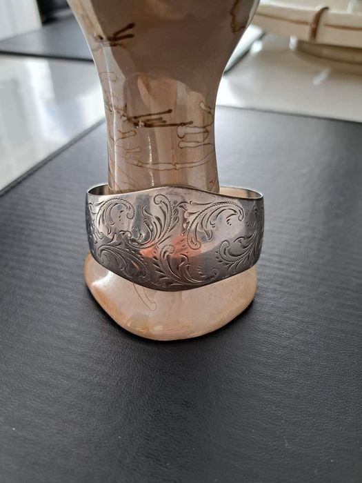 Сребърна старинна немска авторска твърда гривна