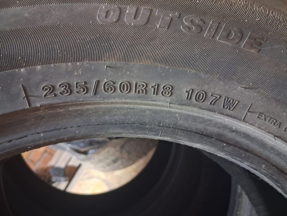 Продам шины б/у.