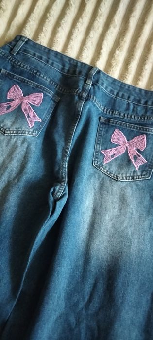Продам женские джинсы
