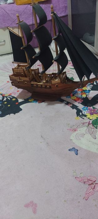 Продам сувенирный корабль ручной работы