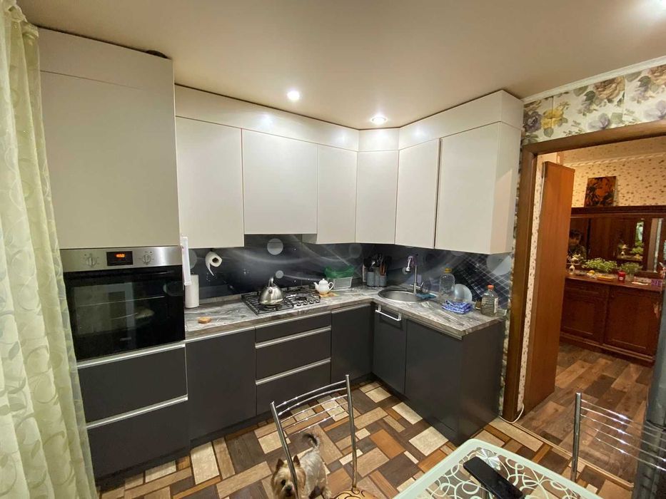 Продается 2 ком квартира район Детская Больница