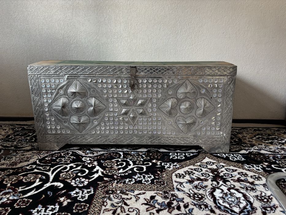 Бир жуфт Сандиқ сотилади 2 дона)