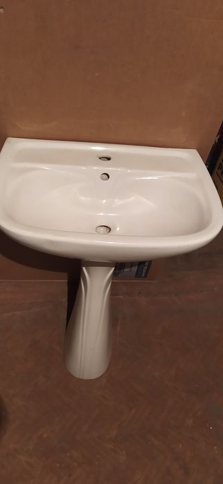 Раковина и ножка .