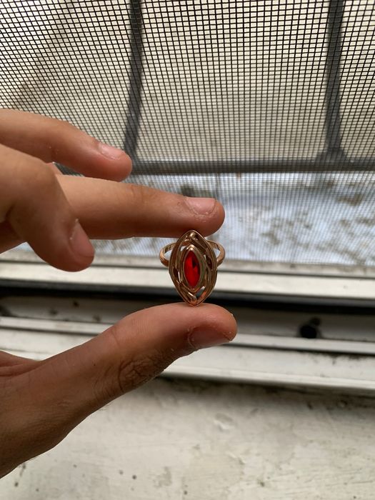 Золотое кольцо 1.5 грамм
