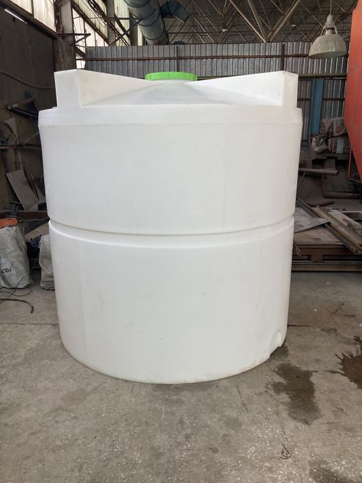 Пластмассовой ёмкость 5 тонна новый с гарантий 13 года 100% пишивая