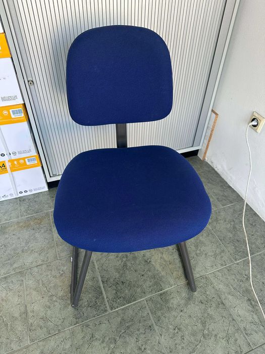 Офис столове (посетителски) DROMEAS