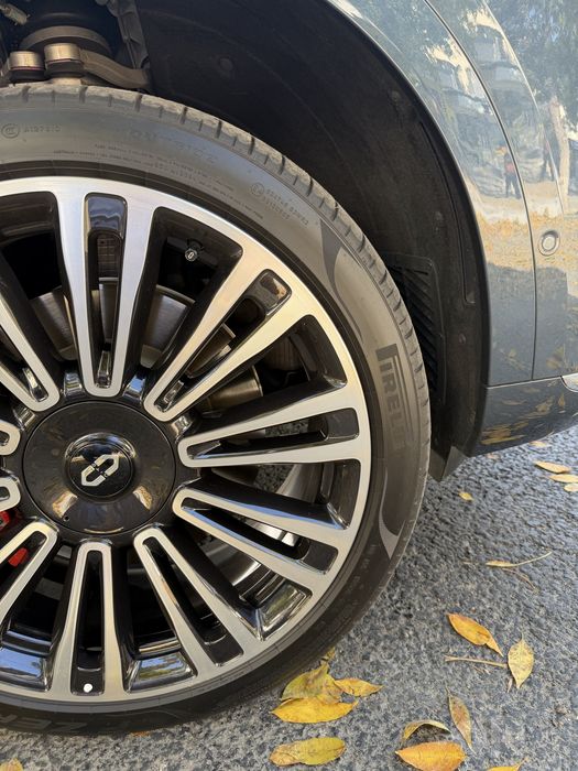 Pirelli P Zero Elect 285/40/R22 - 265/40/R22