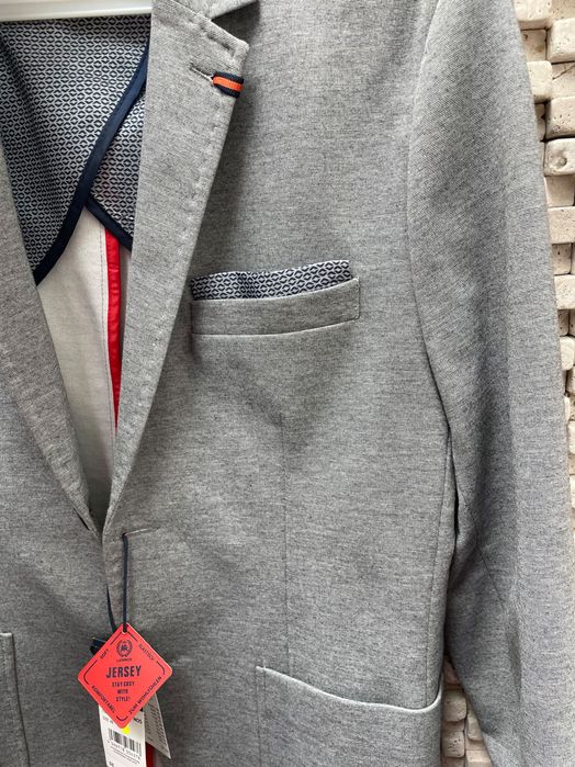 Sacou bărbătesc, mărimea 48, nou cu etichetă