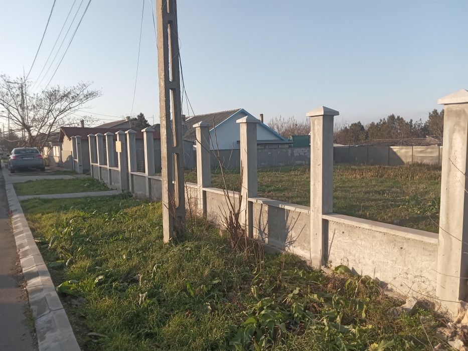 Vînd teren loc de casa