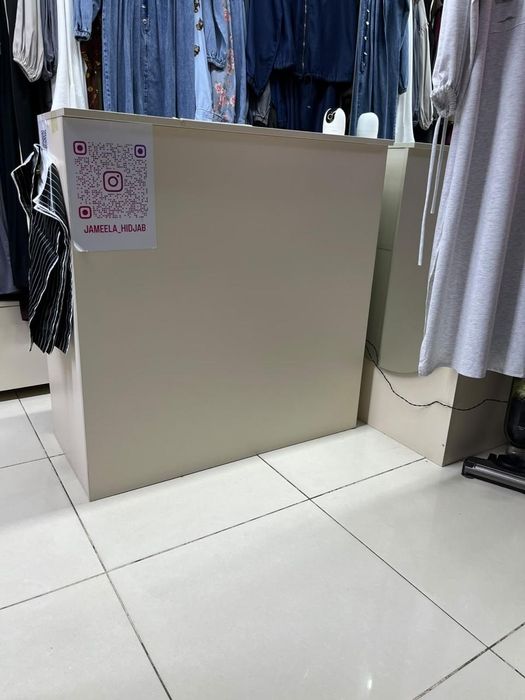 Стол  . В отличном  состоянии.
