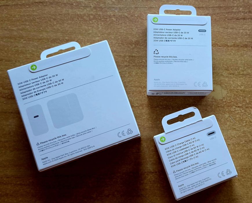 Set Incarcatoare  originale Apple iPhone 17 Pro Max.plus cablu.