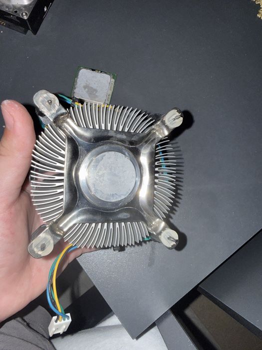 Procesor intel core i4 820 merge si pe PC si pe pentium folosit 3 ani de sime și încă funcționează perfect