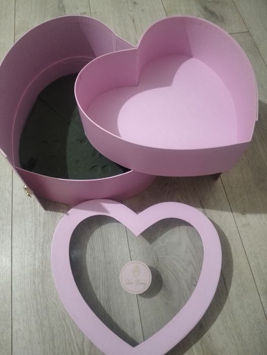 Подарочная коробка для цветов