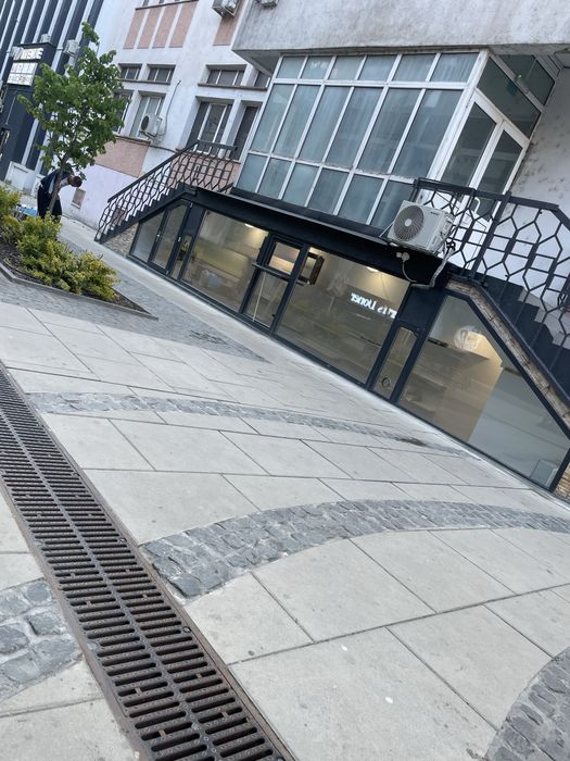 De Închiriat spatiu comercial centru Bacau pasajul revolutie ,renovat complet !