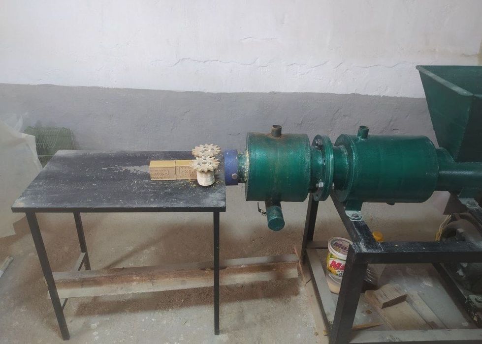 Kir sovun atir sovun ishlab chiqaruvchi aparat yangi sotiladi srochno