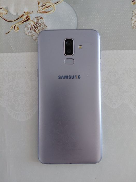 Samsung Galaxy J8