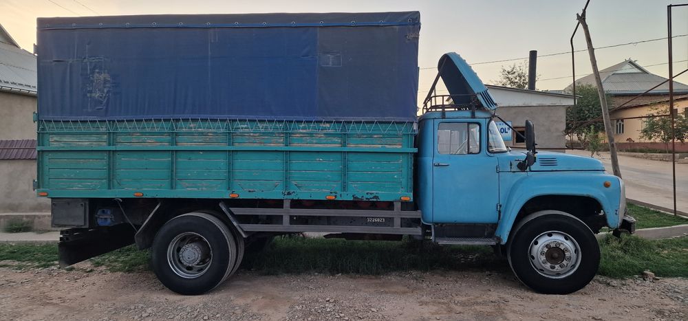 Zil 130 Ural motor