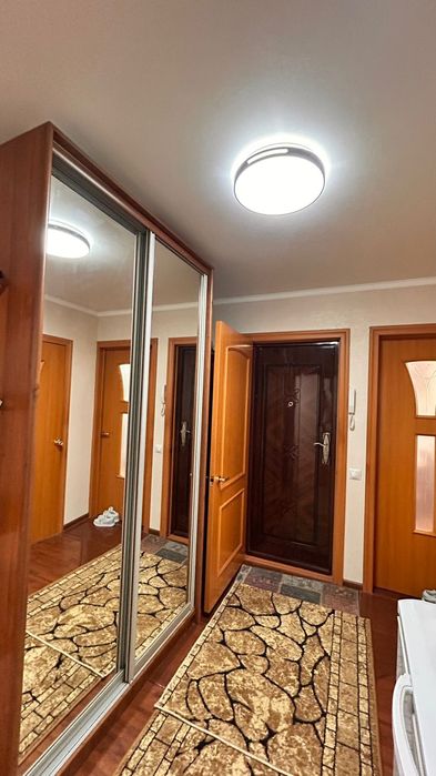 Продам квартиру 3-комнатную