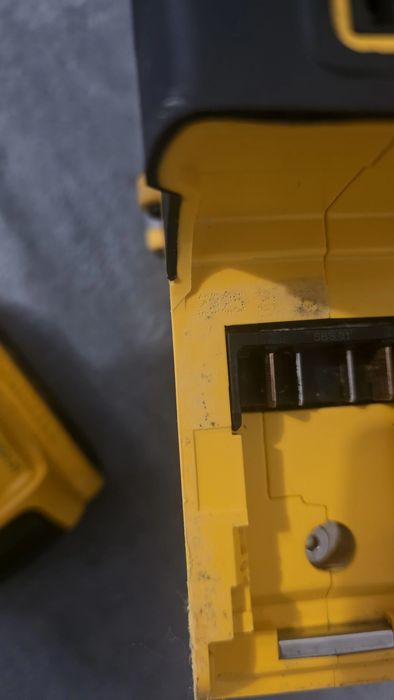 Vând rotopercutor Dewalt 273 ca NOU!