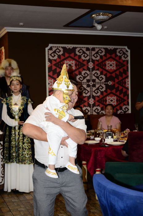 Костюм Батыра на тусау кесер.