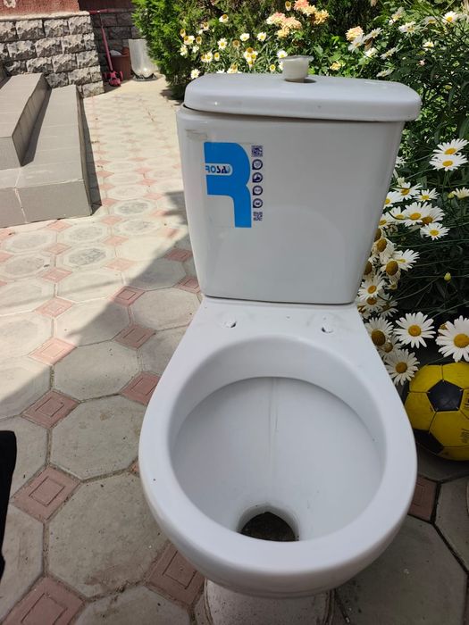 Унитаз б/у ,без трещин